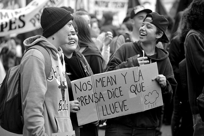 Marcha por Presupuesto para la educación, ayer, desde la Universidad de la República
al Palacio Legislativo. Foto: Federico Gutiérrez