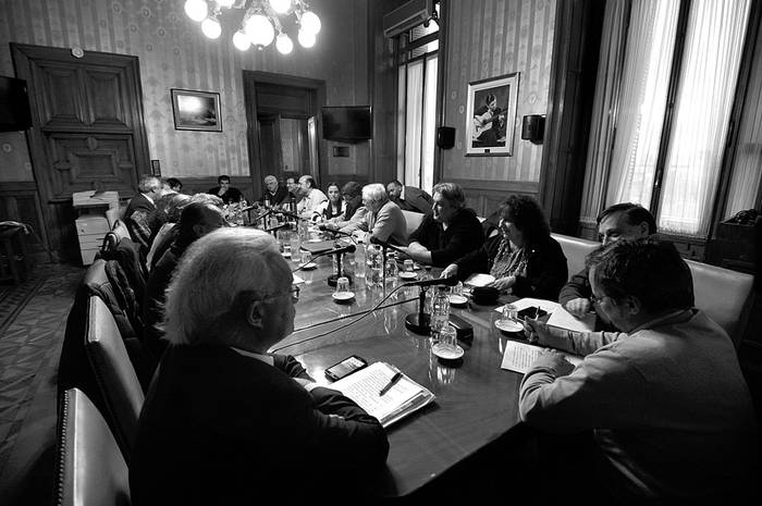 Reunión de la bancada de senadores del Frente Amplio, ayer, en el Palacio Legislativo. Foto: Federico Gutiérrez