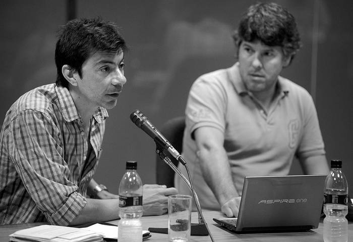 Pablo Abisab y Sebastián Moyano, del Sindicato de Trabajadores de la Enseñanza Privada, ayer en la Comisión de Legislación del Trabajo de la Cámara de Diputados. Foto: Mauricio Kühne