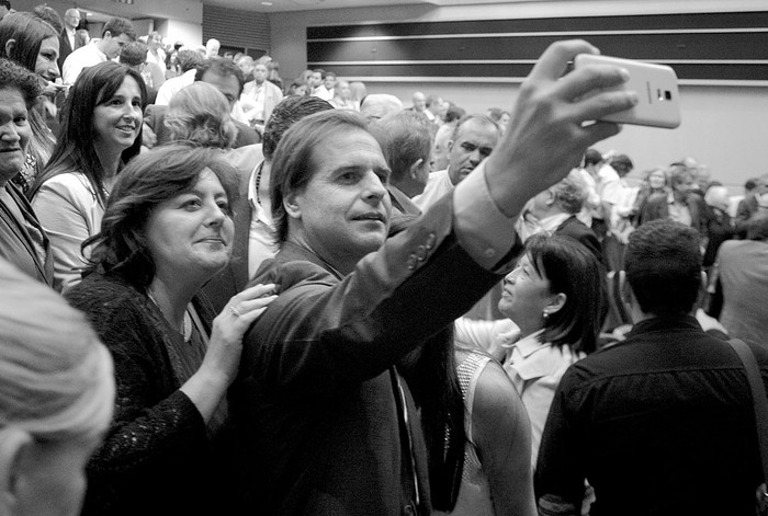 Luis Lacalle Pou, ayer, en la Torre de las Telecomunicaciones. Foto: Mauricio Kühne