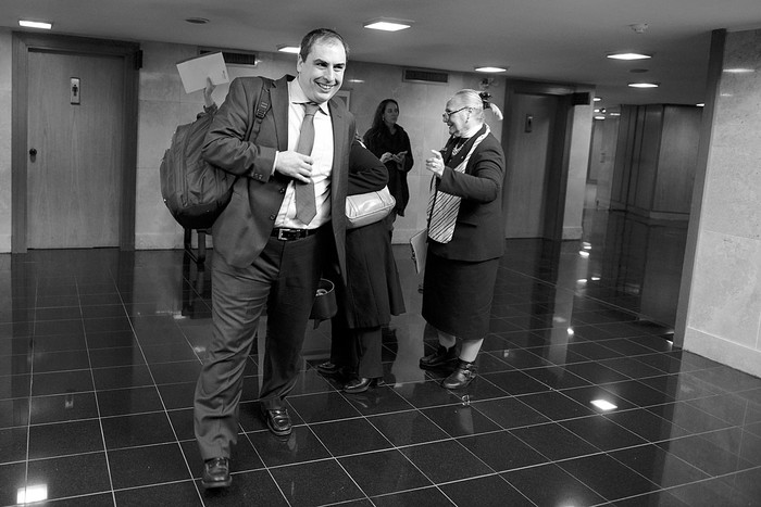 Pablo Ferreri asiste a la Comisión de Presupuesto integrada con Hacienda, ayer, en el edificio anexo del Palacio Legislativo. Foto: Santiago Mazzarovich