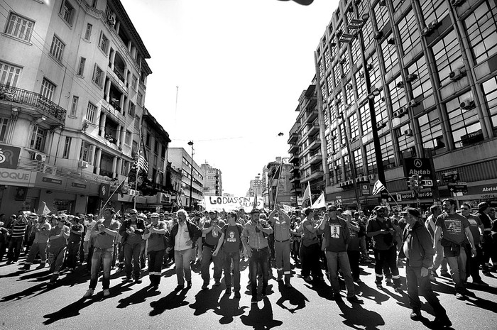 Movilización del PIT-CNT, el viernes. Foto: Federico Gutiérrez