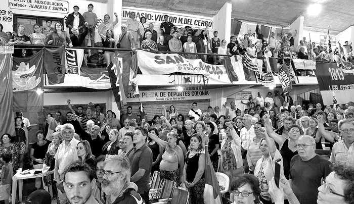 Acto de aniversario del Frente Amplio, ayer, en Colonia. Foto: Sergio Tarter