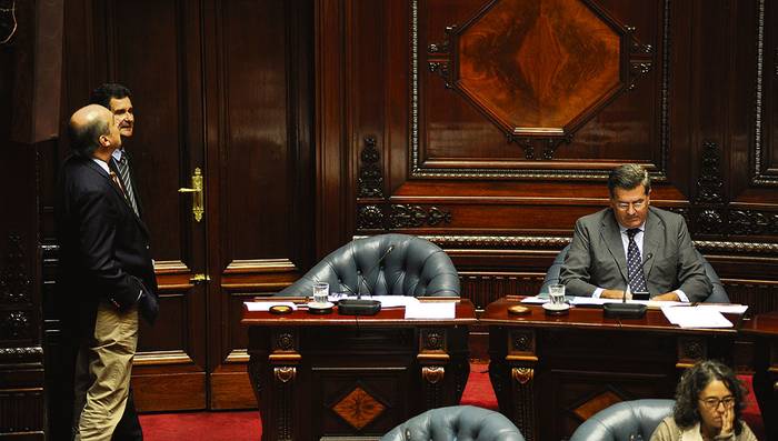 Pedro Bordaberry (d), ayer, en la sesión del Senado.  · Foto: Federico Gutiérrez