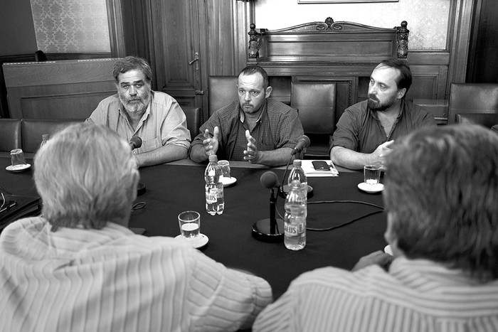 Los representantes de los autoconvocados, Marcelo Nougué, Guillermo Franchi y Álvaro Rivas, durante la reunión con parlamentarios blancos, ayer, en el Palacio Legislativo. Foto: Pablo Vignali