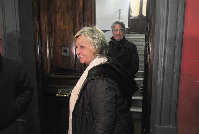 Liliam Kechichian y Rafael Michelini, se retiran de la sede de Asamblea Uruguay. · Foto: Federico Gutiérrez