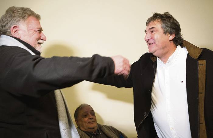 Walter Zimmer y Sergio Botana, del sector Mejor País, ayer, en el Directorio del Partido Nacional. · Foto: Andrés Cuenca