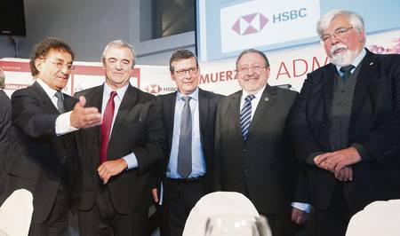 Jorge Abuchalja, Jorge Larrañaga, Jorge Díaz, Jorge Chediak y Eduardo Bonomi, ayer, en el almuerzo de ADM. · Foto: Federico Gutiérrez Jorge Abuchalja, Jorge Larrañaga, Jorge Díaz, Jorge Chediak y Eduardo Bonomi, ayer, en el almuerzo de ADM. · Foto: Federico Gutiérrez