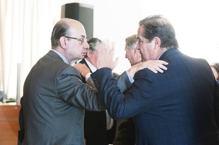 Carlos Delpiazzo y Francisco Gallinal, ayer, en una actividad del Instituto Manuel Oribe. · Foto: Federico Gutiérrez