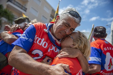 Manifestantes de Fucvam, ayer, en Punta del Este. · Foto: Santiago Mazzarovich Manifestantes de Fucvam, ayer, en Punta del Este. · Foto: Santiago Mazzarovich