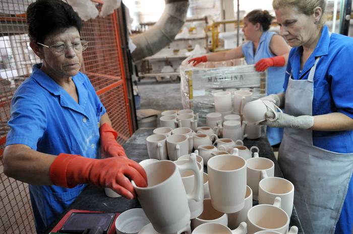 Planta de producción de cerámicas en Empalme Olmos (archivo, febrero de 2014).
 · Foto: Nicolás Celaya
