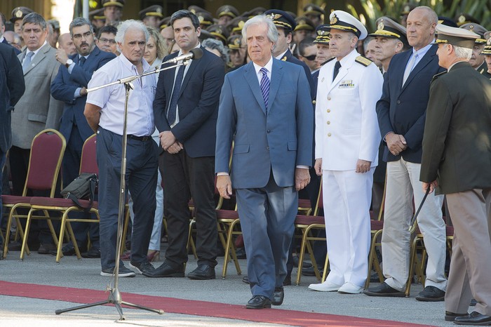 Tabaré Vázquez durante el acto de asunción de José González como comandante en jefe del Ejército. · Foto: Santiago Mazzarovich