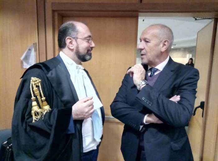 El abogado del Estado uruguayo Andrea Speranzoni junto al secretario de la Presidencia, Miguel Ángel Toma. · Foto: Nadia Angelucci