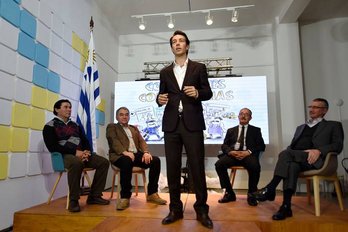Juan Sartori durante la presentación de propuestas en seguridad en su sede de Plaza Independencia. · Foto: Nicolás Celaya / adhocFOTOS