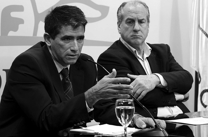 Raúl Sendic y Ernesto Murro, en conferencia de prensa luego del Consejo de Ministros, ayer, en la Torre Ejecutiva. Foto: Walter Paciello, Presidencia