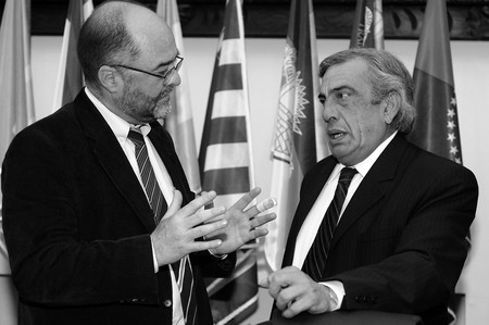 El intendente de Treinta y Tres, Gerardo Amaral y su colega de Rio Negro, Miguel Lafluf, durante una sesión del Congreso de Intendentes. (archivo, julio de 2009) · Foto: Ricardo Antúnez El intendente de Treinta y Tres, Gerardo Amaral y su colega de Rio Negro, Miguel Lafluf, durante una sesión del Congreso de Intendentes. (archivo, julio de 2009) · Foto: Ricardo Antúnez