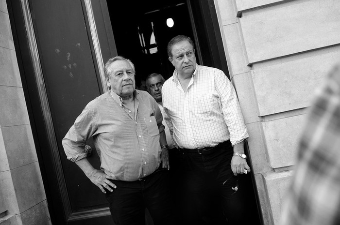 Bertil Bentos, Omar Laffluf y Wilson Esquerra, intendentes de Paysandú, Río Negro y Tacuarembó, el sábado luego de una reunión entre intendentes del Partido Nacional en la sede de la intendencia de  Colonia. / Foto: Nicolás Celaya