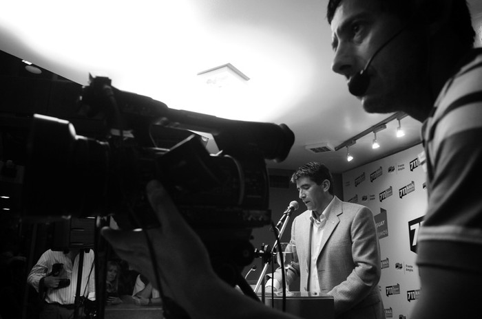 Raúl Sendic en la inauguración del local de Compromiso Frenteamplista (lista 711). / Foto: Nicolás Celaya (archivo, noviembre de 2013)