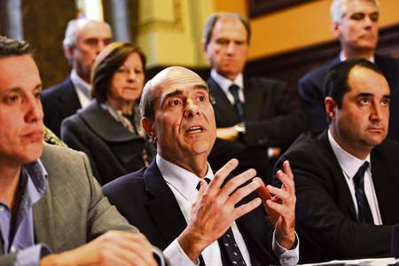 Mario García, Pablo Abdala y Amin Niffouri durante la presentación del informe de la comisión investigadora de la regasificadora, en el Palacio Legislativo. · Foto: Santiago Mazzarovich Mario García, Pablo Abdala y Amin Niffouri durante la presentación del informe de la comisión investigadora de la regasificadora, en el Palacio Legislativo. · Foto: Santiago Mazzarovich