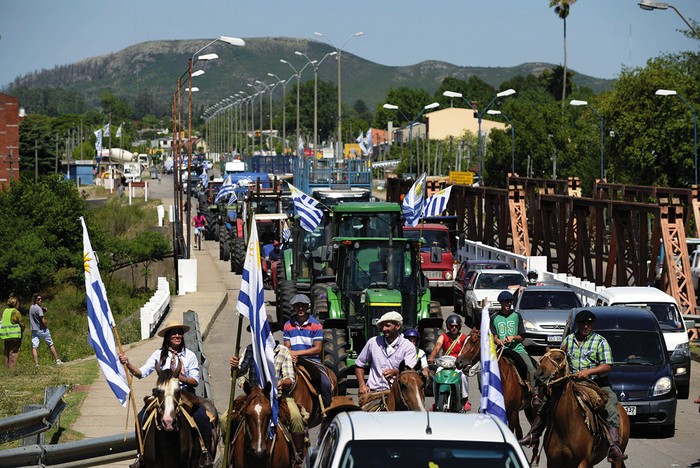 Marcha de productores y trabajadores vinculados al sector agropecuario. Foto: Fernando Morán