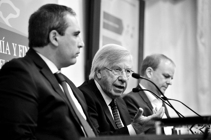 Pablo Ferreri, Danilo Astori y Christian Daude, ayer, en el Ministerio de Economía y Finanzas. Foto: Federico Gutiérrez