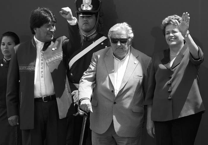 Evo Morales, José Mujica y Dilma Rousseff, ayer en la cumbre del Mercosur en Paraná, Argentina. Foto: David Fernández, Efe