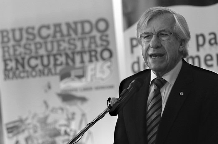 Danilo Astori, ayer, en el acto del Frente Liber Seregni. · Foto: Nicolás Celaya