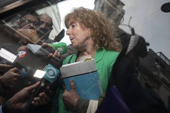 La fiscal Alicia Ghione luego de la audiencia de formalización de Gustavo Penadés, el 19 de diciembre de 2023. · Foto: Alessandro Maradei