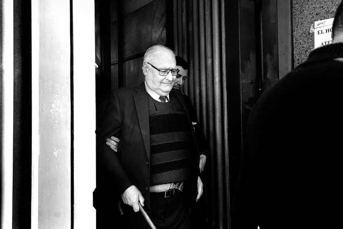 José Gavazzo, ayer, cuando salía del juzgado. · Foto: Federico Gutiérrez