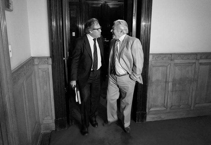 Luis Almagro y Luis Alberto Lacalle en la comisión de Defensa del Senado, ayer, en el Palacio Legislativo. / foto: pablo nogueira · Foto: Pablo Nogueira