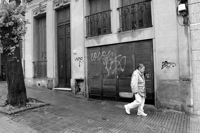 Fachada de la ex Cárcel del Pueblo, en la calle Juan Paullier, Montevideo. / Foto: Sandro Pereyra