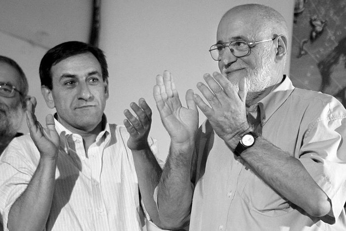 Gustavo López y Gonzalo Abella, en el acto de proclamación de la fórmula presidencial de Unidad Popular. Foto: Iván Franco (archivo, abril de 2013)