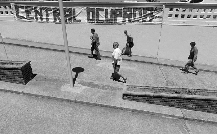 Central Batlle ocupada, el miércoles. Foto: Santiago Mazzarovich