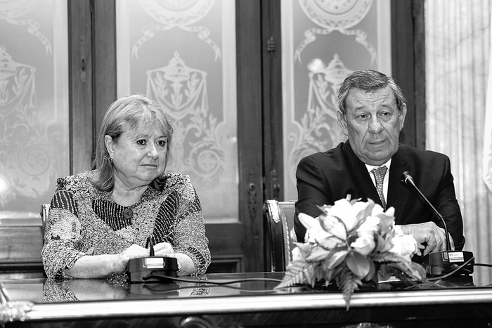 Susana Malcorra, ministra de Relaciones Exteriores de Argentina, y Rodolfo Nin Novoa, canciller uruguayo, el viernes, en la sede del Ministerio de Relaciones Exteriores, en Montevideo. Foto: Juan Ignacio Mazzoni, efe