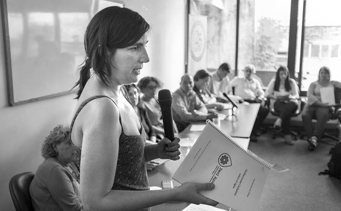 Marila Lázaro, durante la entrega de informe final del panel ciudadano Deci Agua. Foto: Adrián Mariotti (archivo, diciembre de 2016)