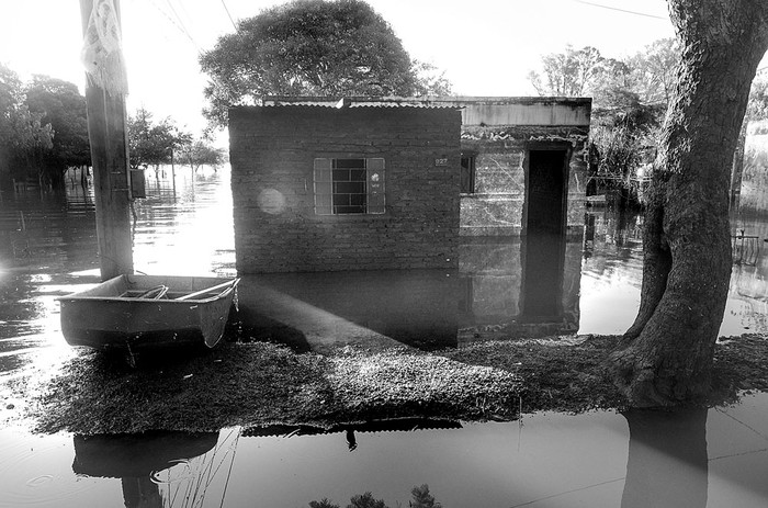 Inundación en la ciudad de Salto. Foto: Cecilia Vidal (archivo, enero de 2016)