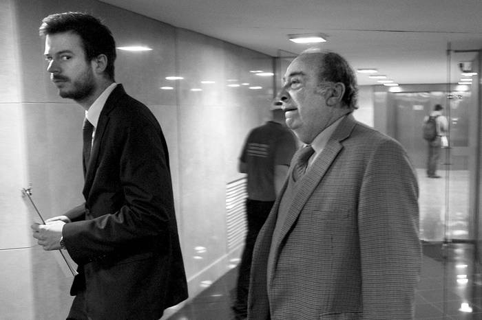 Gonzalo Fernández asiste a la comisión investigadora por espionaje en democracia, ayer, en el edificio anexo del Palacio Legislativo. Foto: Pablo Vignali