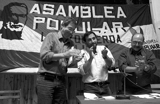 Eduardo Rubio, Gustavo López y Ricardo Cohen, durante un plenario de militantes de Asamblea Popular, el sábado.  · Foto: Victoria Rodríguez