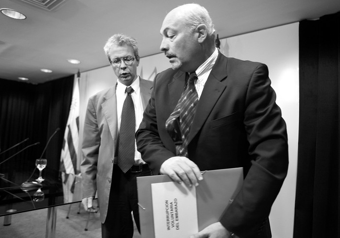 Homero Guerrero y Leonel Briozzo, ayer, en la Torre Ejecutiva tras la presentación. · Foto: Pedro Rincón