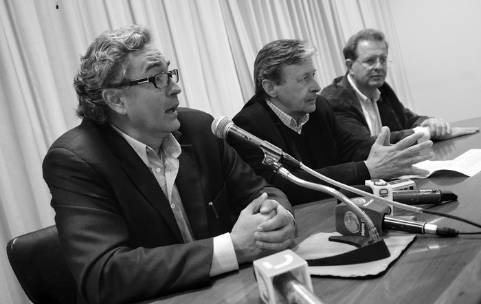 Mauricio Geravasoni, Mario Burguer, Marcelo Diamant, anoche, durante la conferencia de prensa. · Foto: Nicolás Celaya