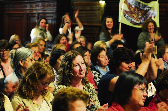 Sistema de Cuidados en el Medio Rural, derechos de las mujeres y más igualdad, ayer, en la antesala
de la Cámara de Diputados. Foto: Juan Manuel Ramos