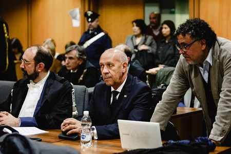 Andrea Speranzoni, nuevo abogado del Estado uruguayo, Miguel Ángel Toma, secretario de Presidencia, y
Jorge Ithurburu, de la Asociación 24 de Marzo. Foto: lilia de Monte Andrea Speranzoni, nuevo abogado del Estado uruguayo, Miguel Ángel Toma, secretario de Presidencia, y
Jorge Ithurburu, de la Asociación 24 de Marzo. Foto: lilia de Monte