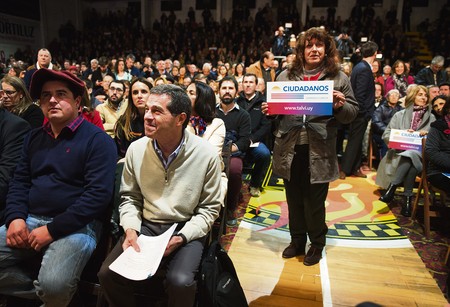 Ernesto Talvi durante el acto lanzamiento de su precandidatura por Ciudadanos, en el club Larre Borges. · Foto: Andrés Cuenca Ernesto Talvi durante el acto lanzamiento de su precandidatura por Ciudadanos, en el club Larre Borges. · Foto: Andrés Cuenca