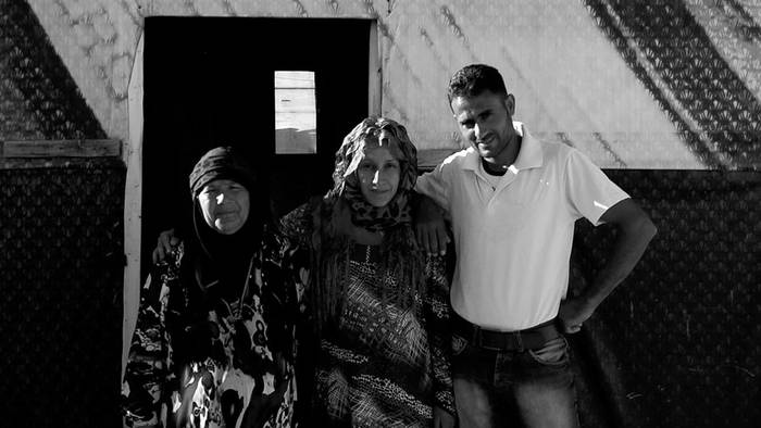 Abuela de Sanaa, Sanaa e Ibrahim. Foto: Mariana Viñoles