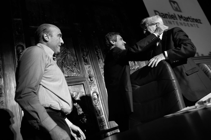 Daniel Martínez, Álvaro García y Danilo Astori, ayer, en la Intendencia de Montevideo. Foto: Nicolás Celaya