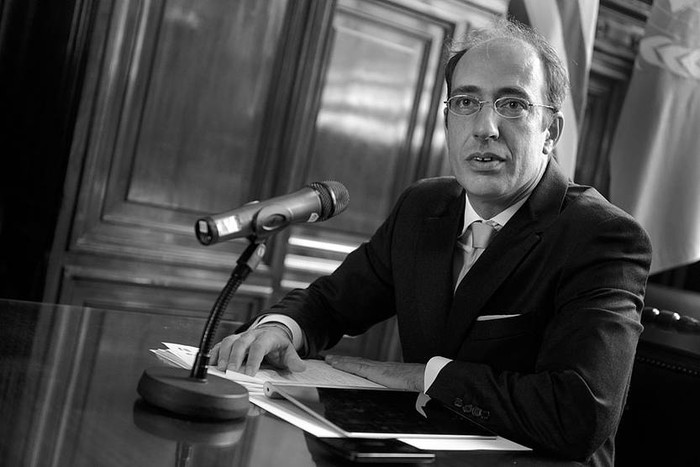 Fabio María Galiani, abogado de Uruguay en el juicio en Italia por la Operación Cóndor, durante la “Cátedra magisterial sobre el seguimiento del Plan Cóndor”, en el Palacio Legislativo. Foto: Santiago Mazzarovich  