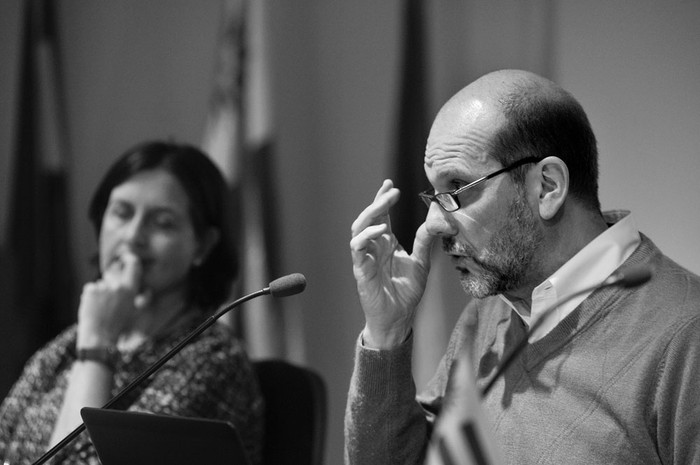 Laura Valli y Bremen de Mucio en el coloquio “¿Violencia obstétrica en los servicios de salud? La humanización del parto y el nacimiento en Uruguay”, ayer en el Impo. Foto: Federico Gutiérrez