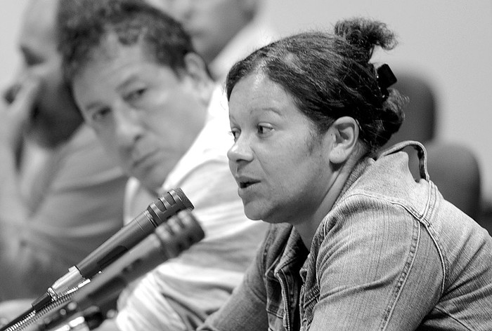 Paola Machada, del Sindicato de Trabajadores de Citrícola Salteña, del Grupo Caputto, ayer
en la Comisión de Legislación del Trabajo. Foto: Pablo Vignali
