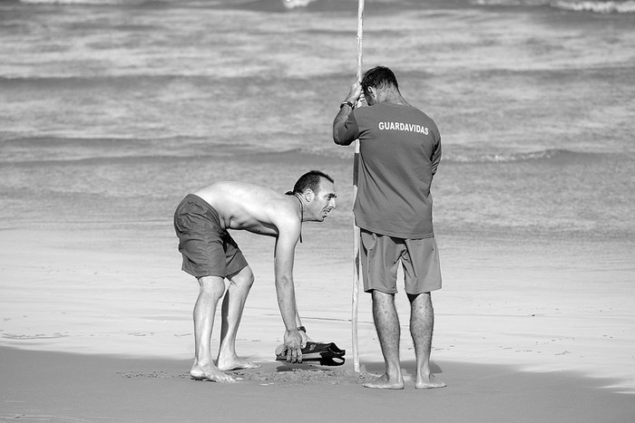 Guardavidas en Playa Brava (Punta del Este). Foto: Santiago Mazzarovich