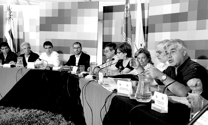 Sesión del Consejo de Ministros, ayer, en Salto. Foto: Walter Paciello, Presidencia